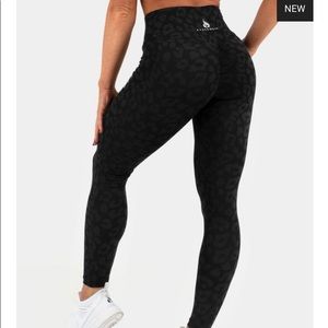 Scrunch bum - leopard print workout leggings